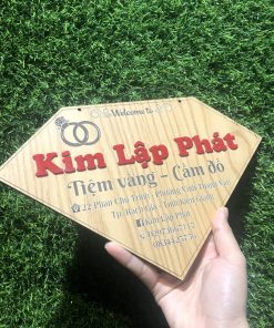 Bảng hiệu gỗ Kim Cương Decor shop - Thiết kế và khắc tên theo yêu cầu