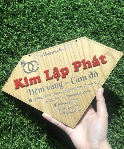 Bảng hiệu gỗ Kim Cương Decor shop - Thiết kế và khắc tên theo yêu cầu