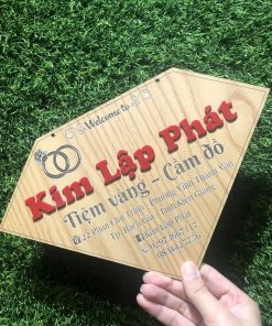 Bảng hiệu gỗ Kim Cương Decor shop - Thiết kế và khắc tên theo yêu cầu